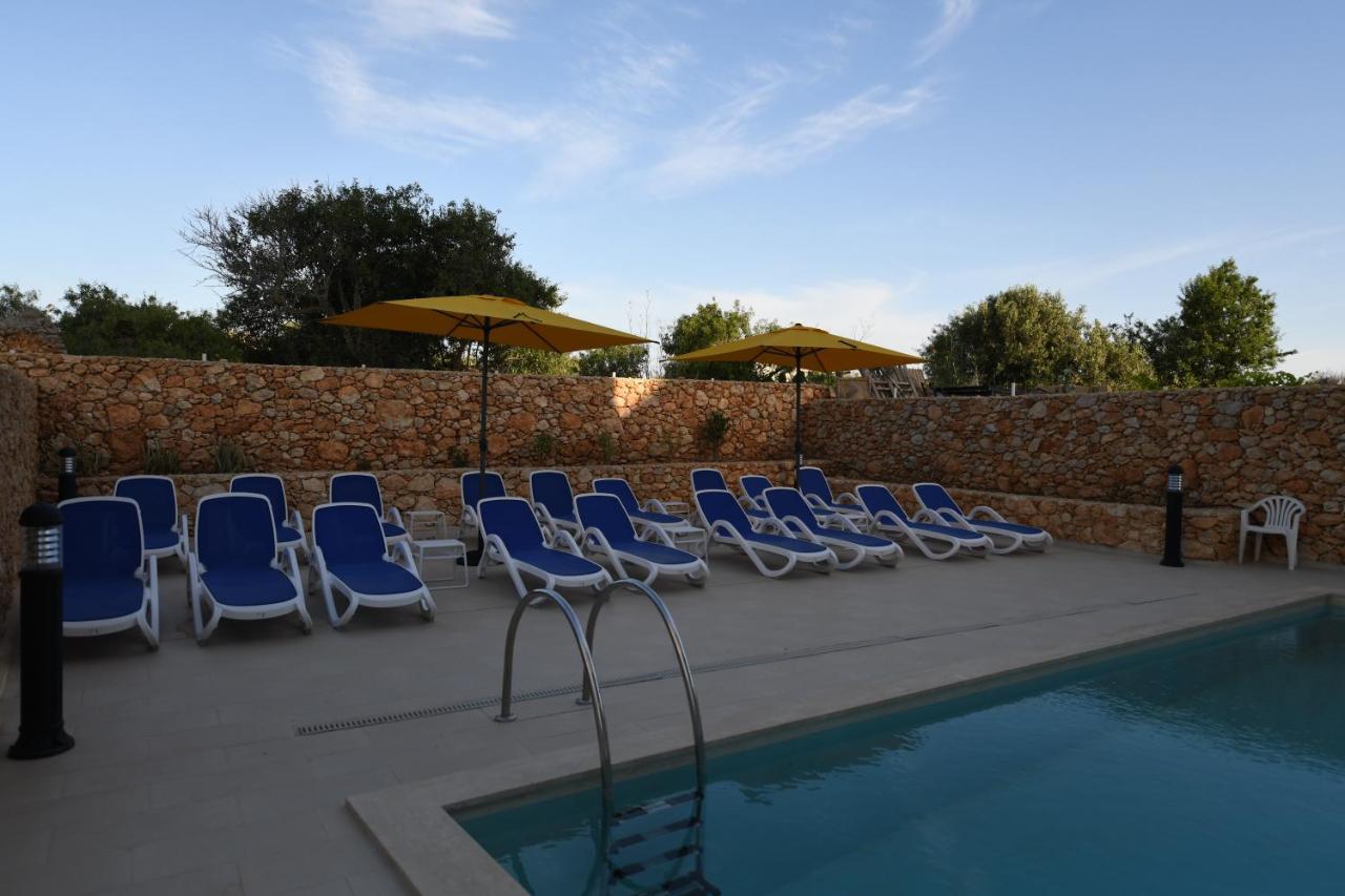 Wileg 4A Luxury Studio Apartment With Shared Swimming Pool. Qala Luaran gambar